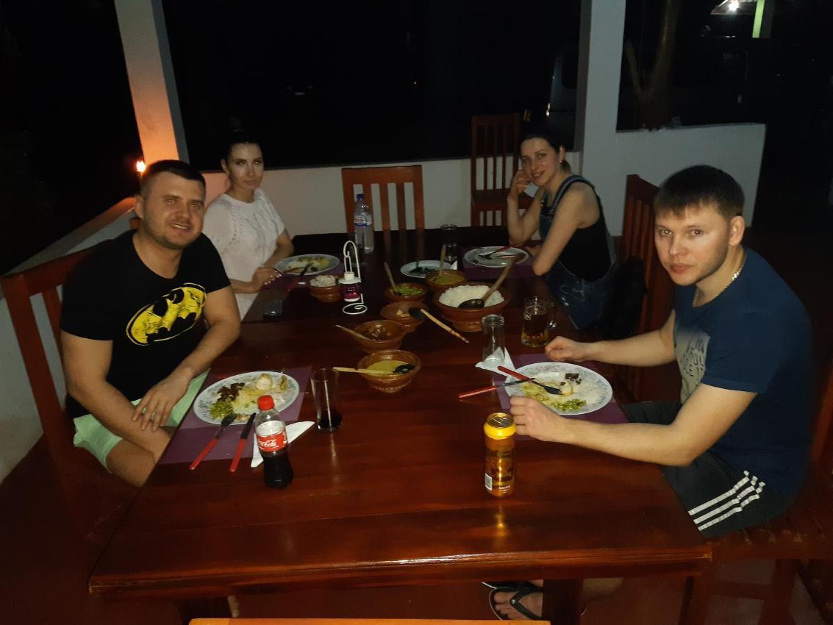 Bed and Breakfast Banana Rest Сигирия Экстерьер фото