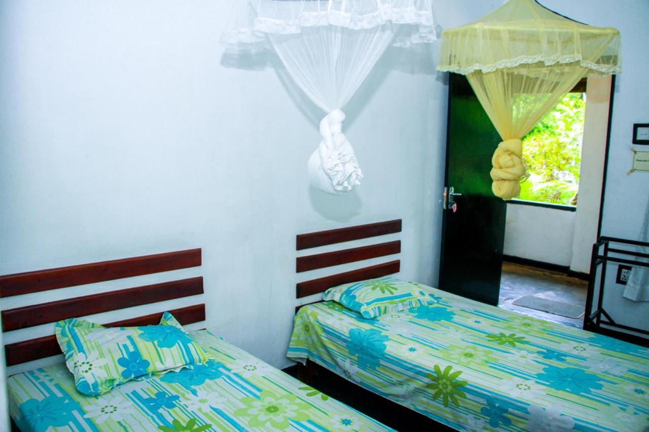 Bed and Breakfast Banana Rest Сигирия Экстерьер фото