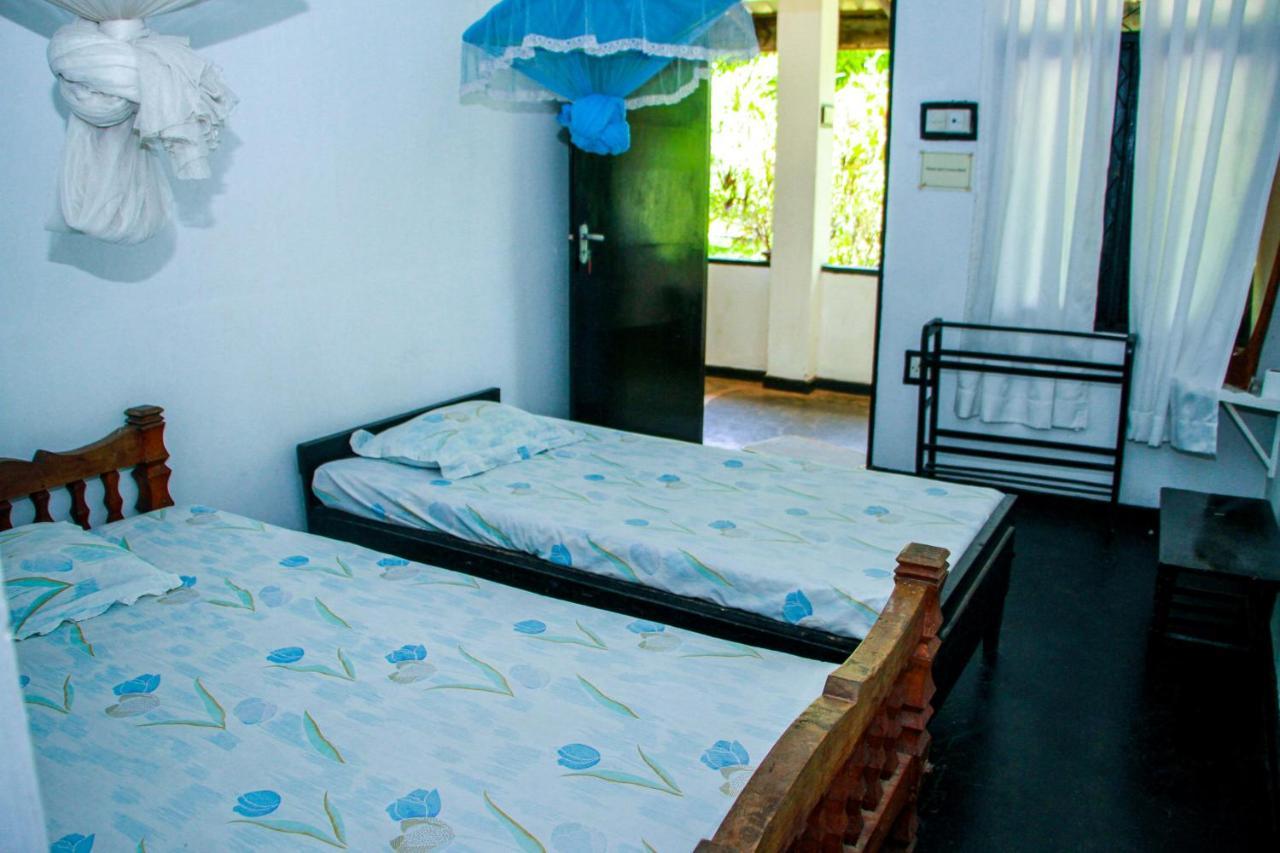 Bed and Breakfast Banana Rest Сигирия Экстерьер фото