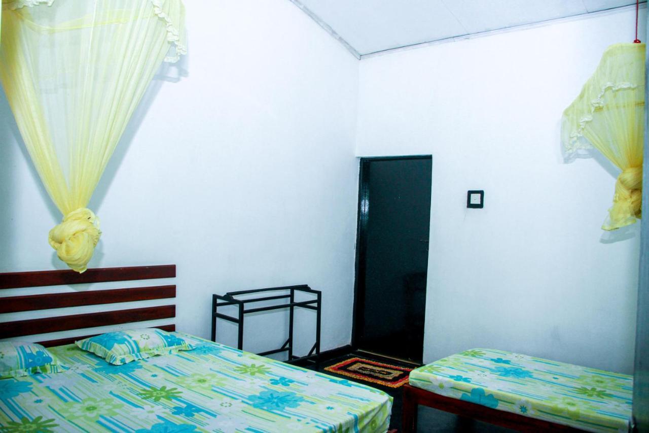 Bed and Breakfast Banana Rest Сигирия Экстерьер фото
