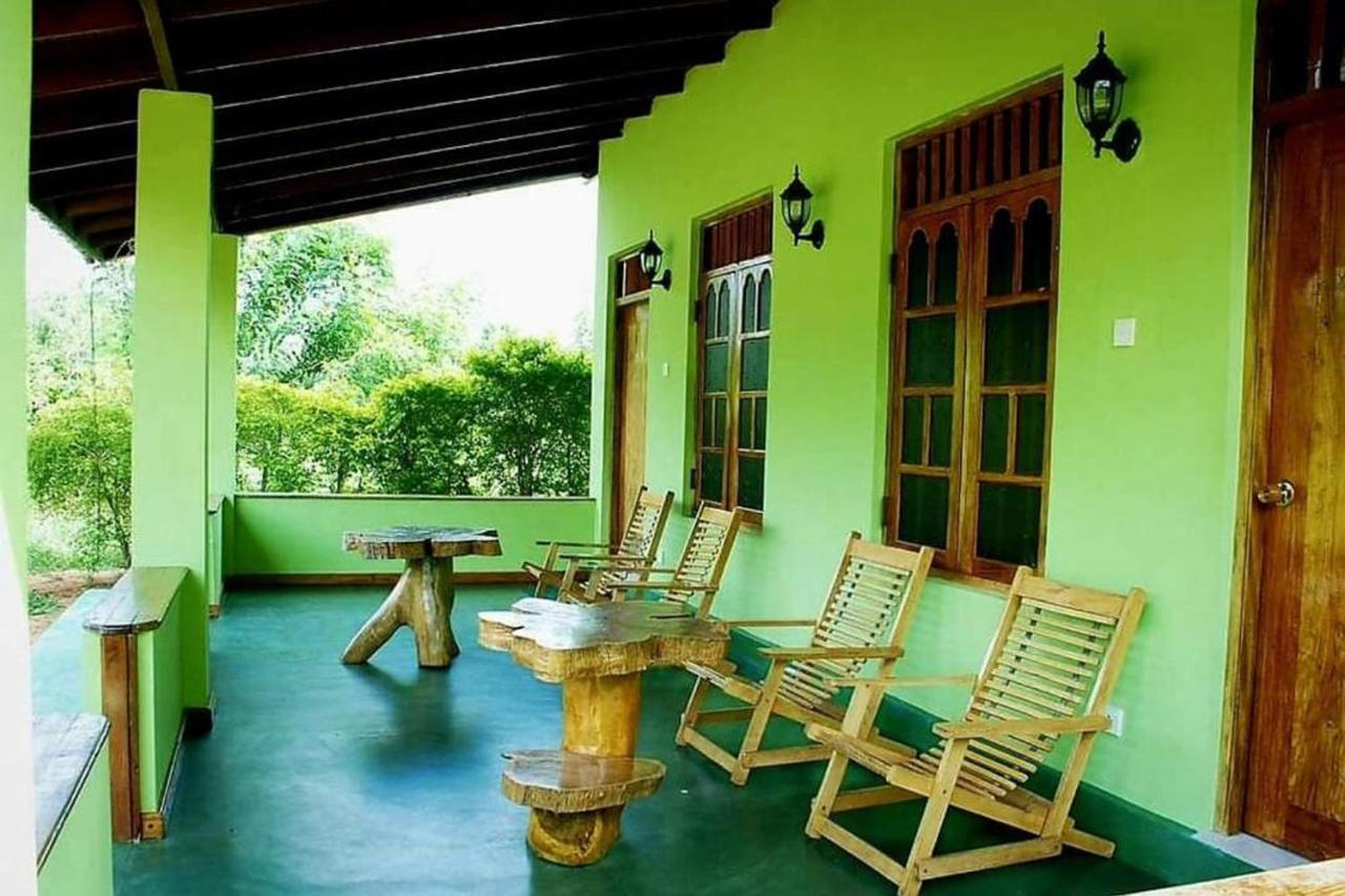 Bed and Breakfast Banana Rest Сигирия Экстерьер фото