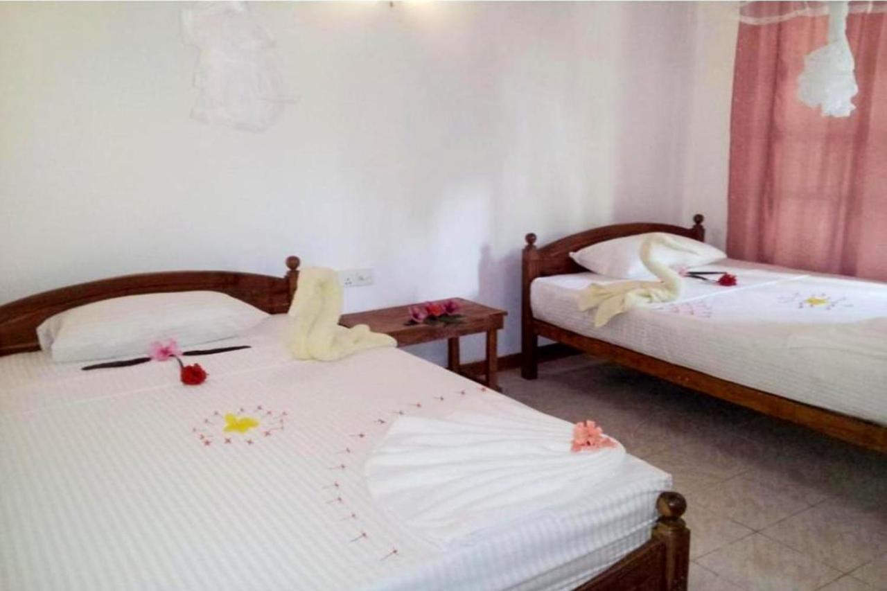 Bed and Breakfast Banana Rest Сигирия Экстерьер фото