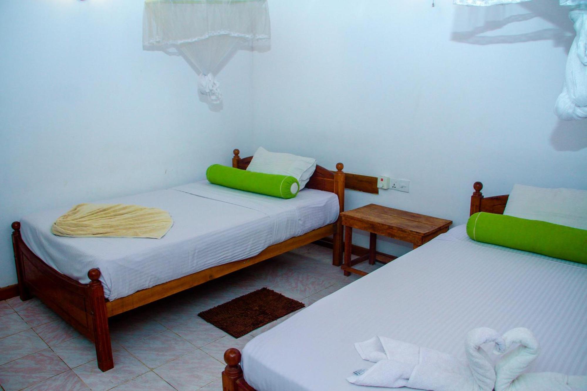 Bed and Breakfast Banana Rest Сигирия Экстерьер фото
