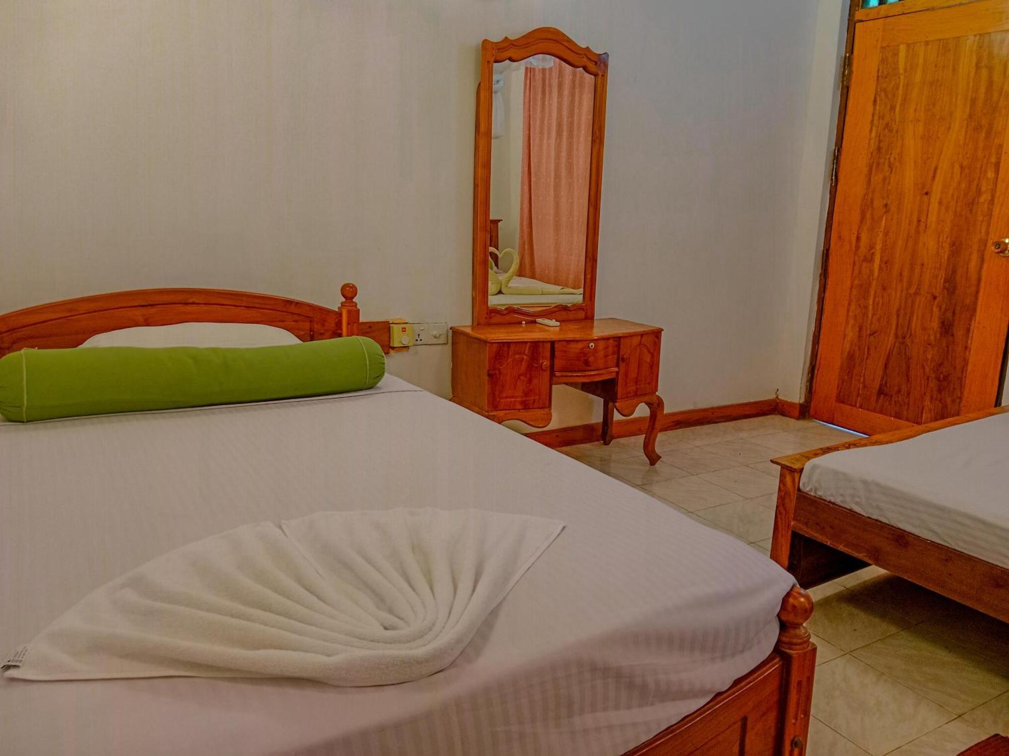Bed and Breakfast Banana Rest Сигирия Экстерьер фото