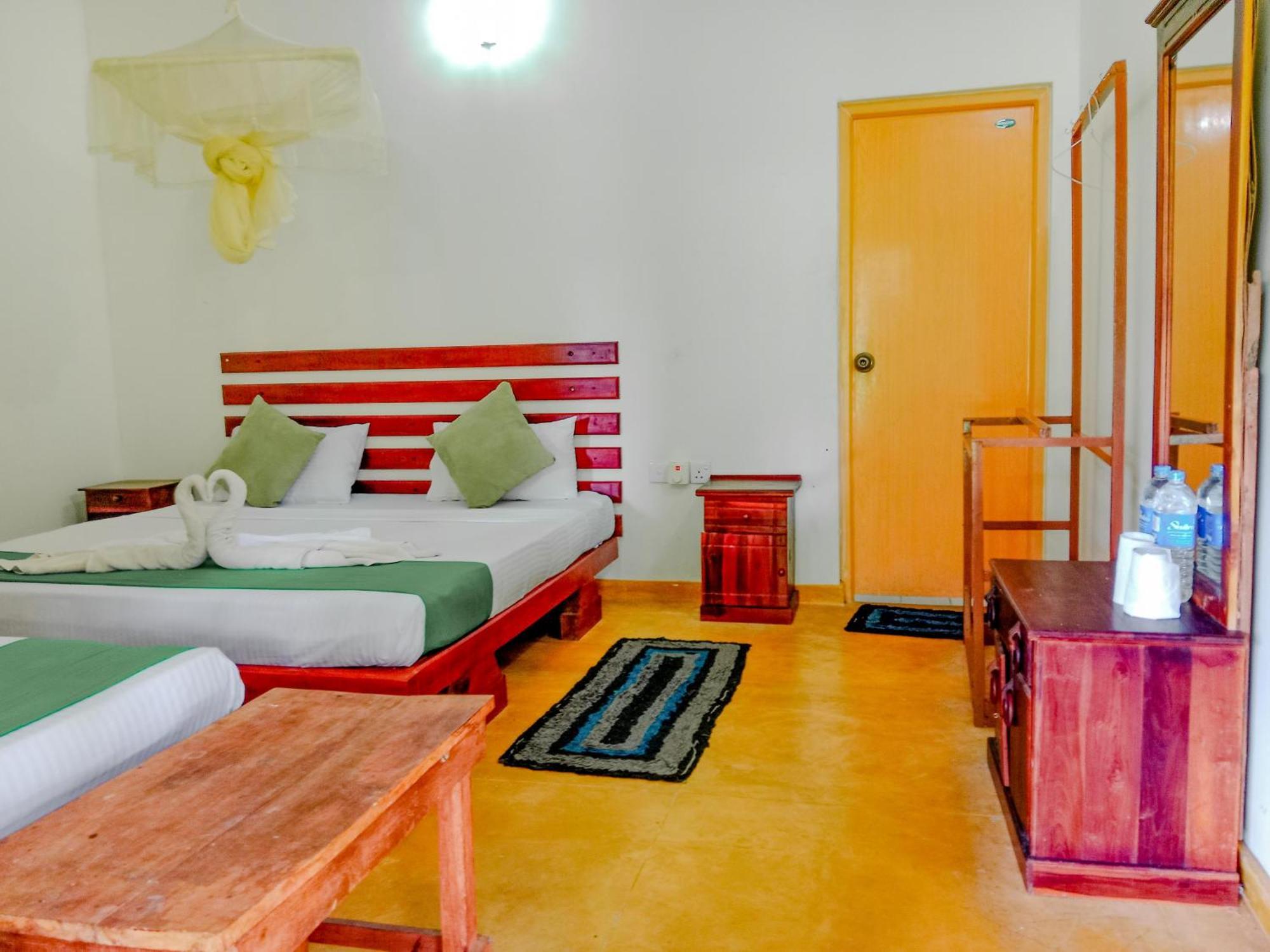 Bed and Breakfast Banana Rest Сигирия Экстерьер фото